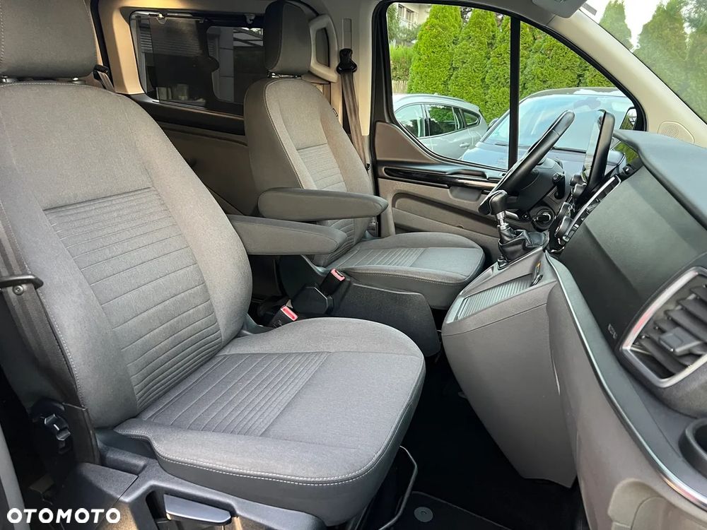 Ford Tourneo Custom 2.0 EcoBlue L1 Titanium - 21