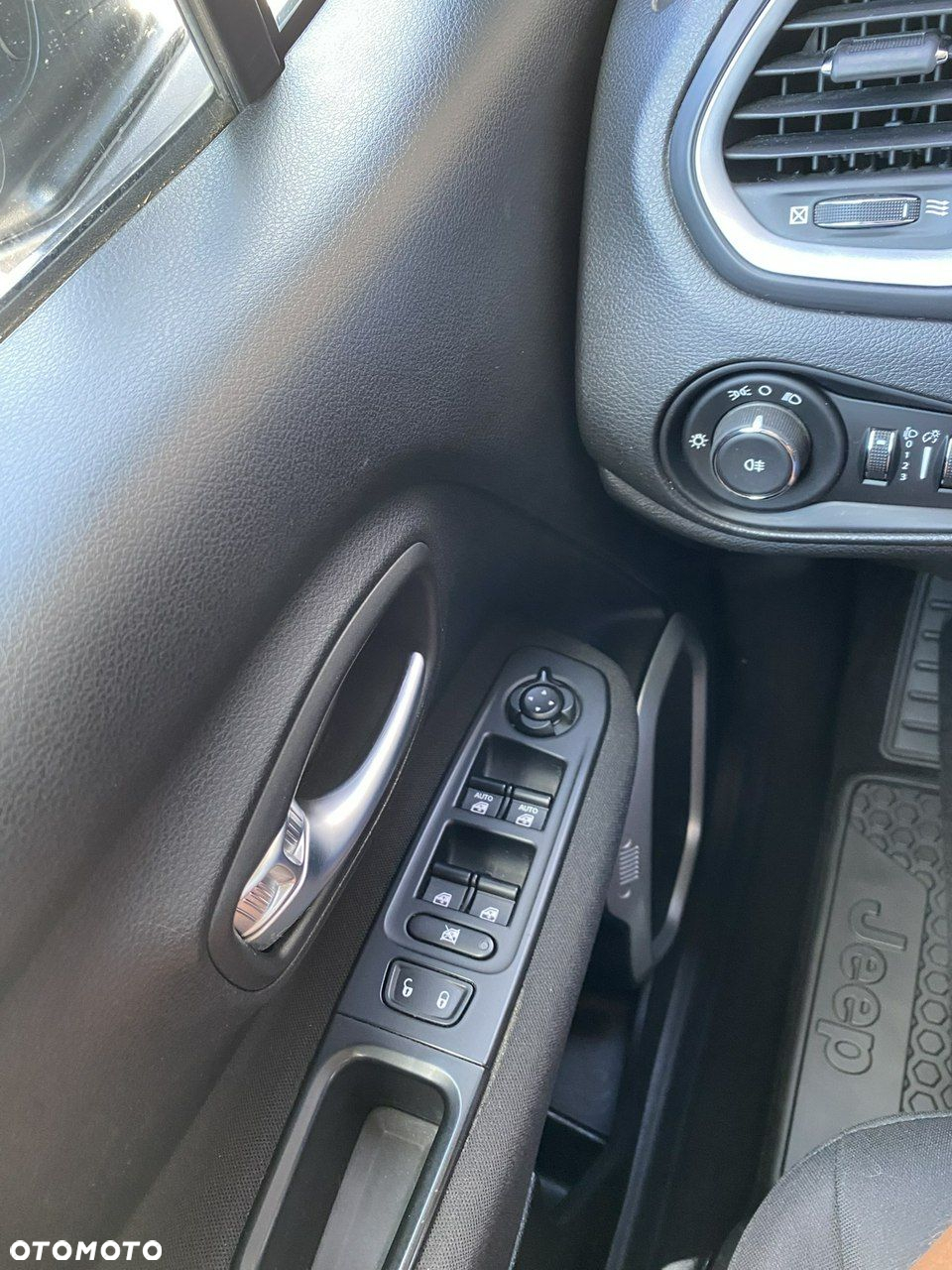 Jeep Renegade 1.6 E-torQ Sport Start&Stopp - 22