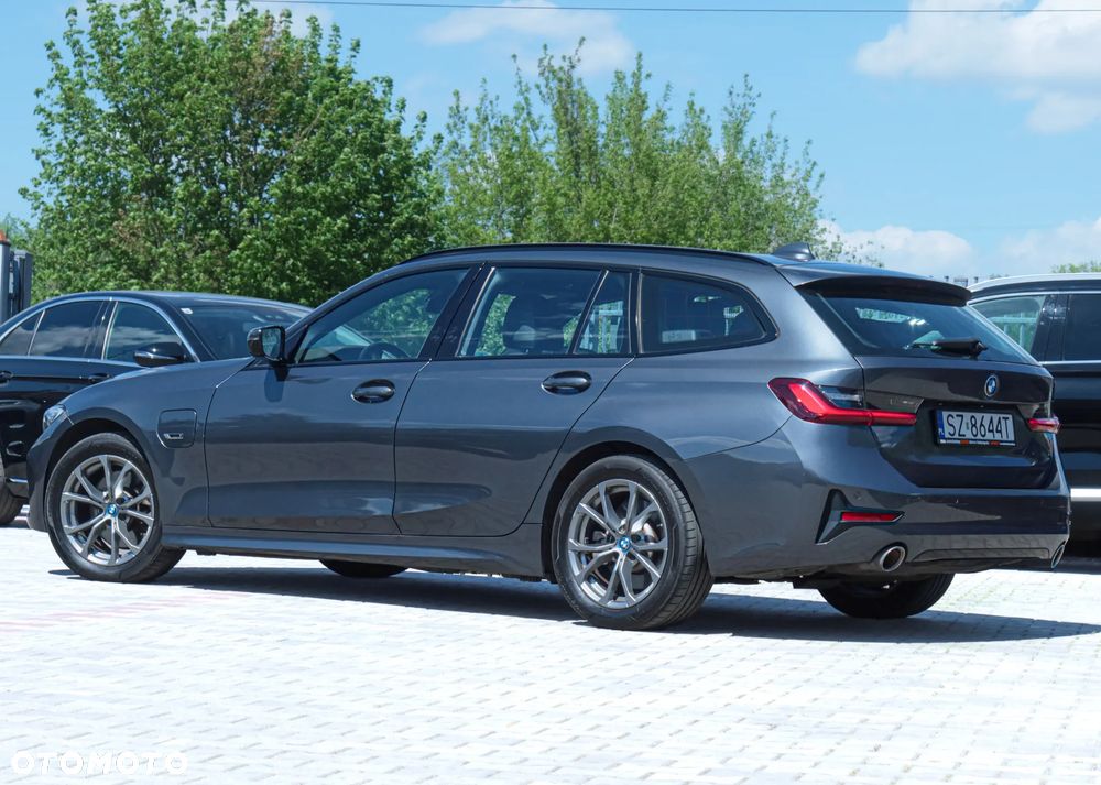 BMW Seria 3 330e Sport Line - 7