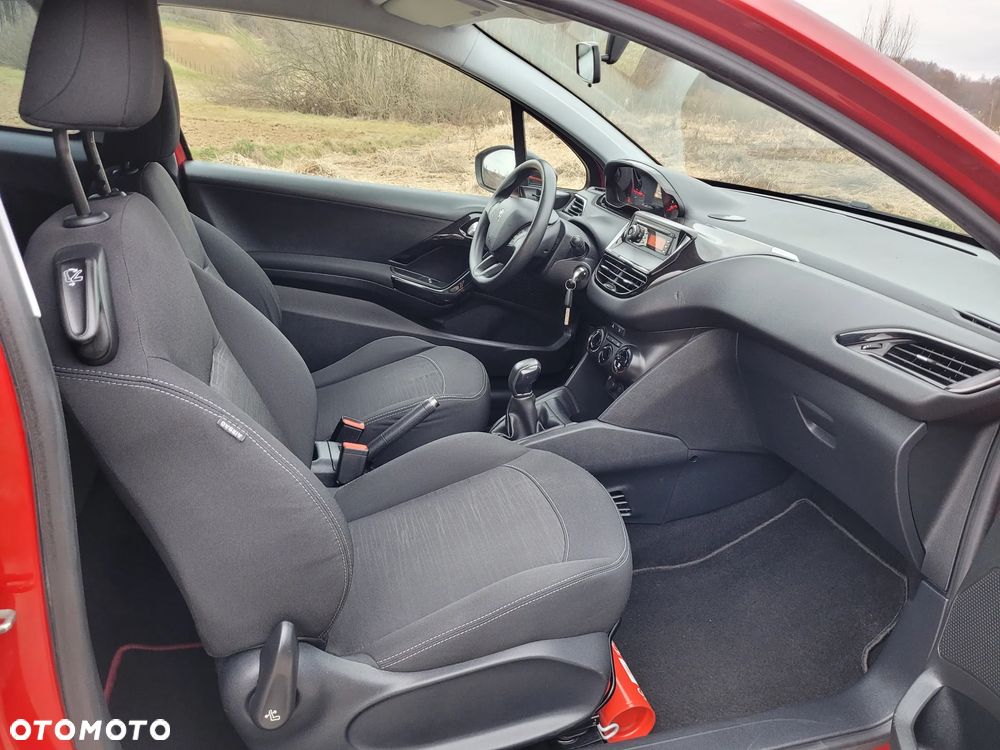 Peugeot 208 1.2 PureTech Active - 12