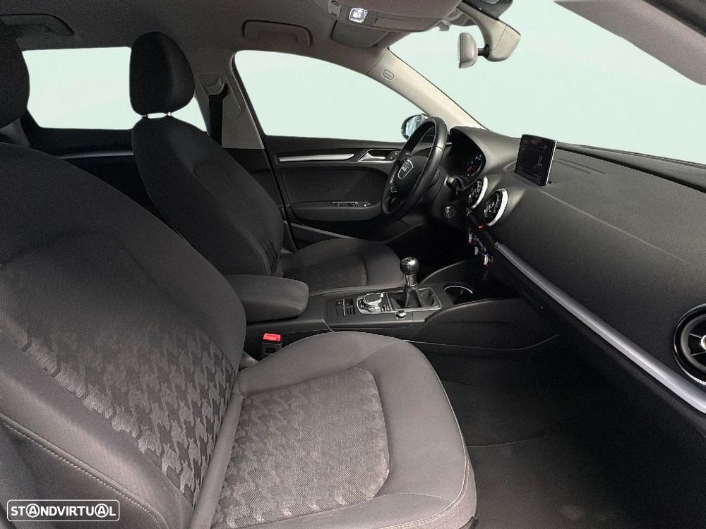 Audi A3 Sportback 1.6 TDI Attraction - 15
