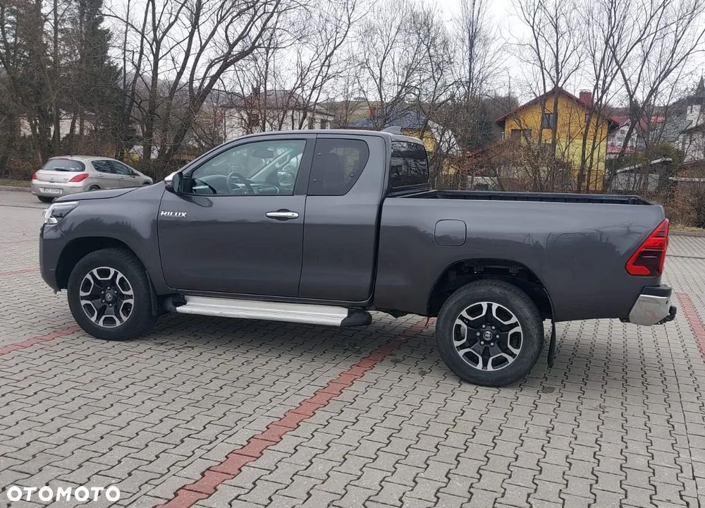 Toyota Hilux - 8