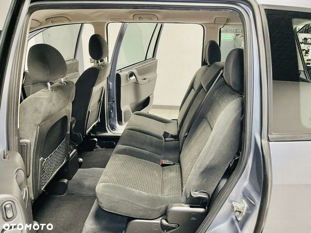 Opel Zafira 1.8 Executive - 25