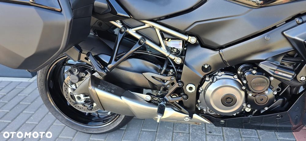 Suzuki GSX - 14