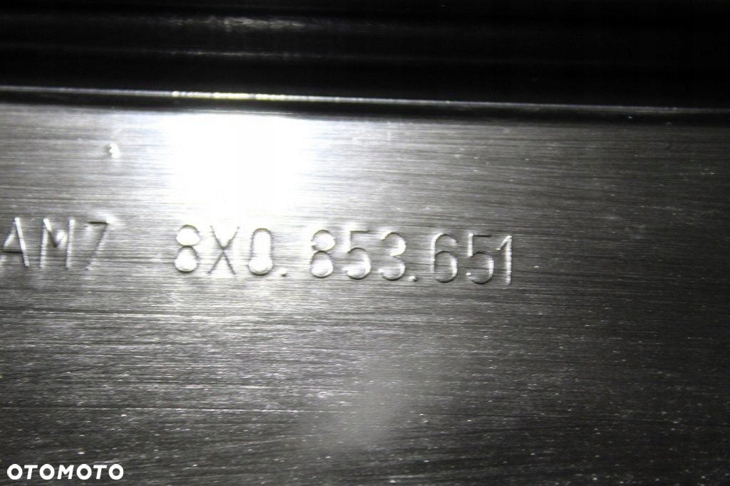 Audi A1 8X0 Grill Zeszła Farba - 5