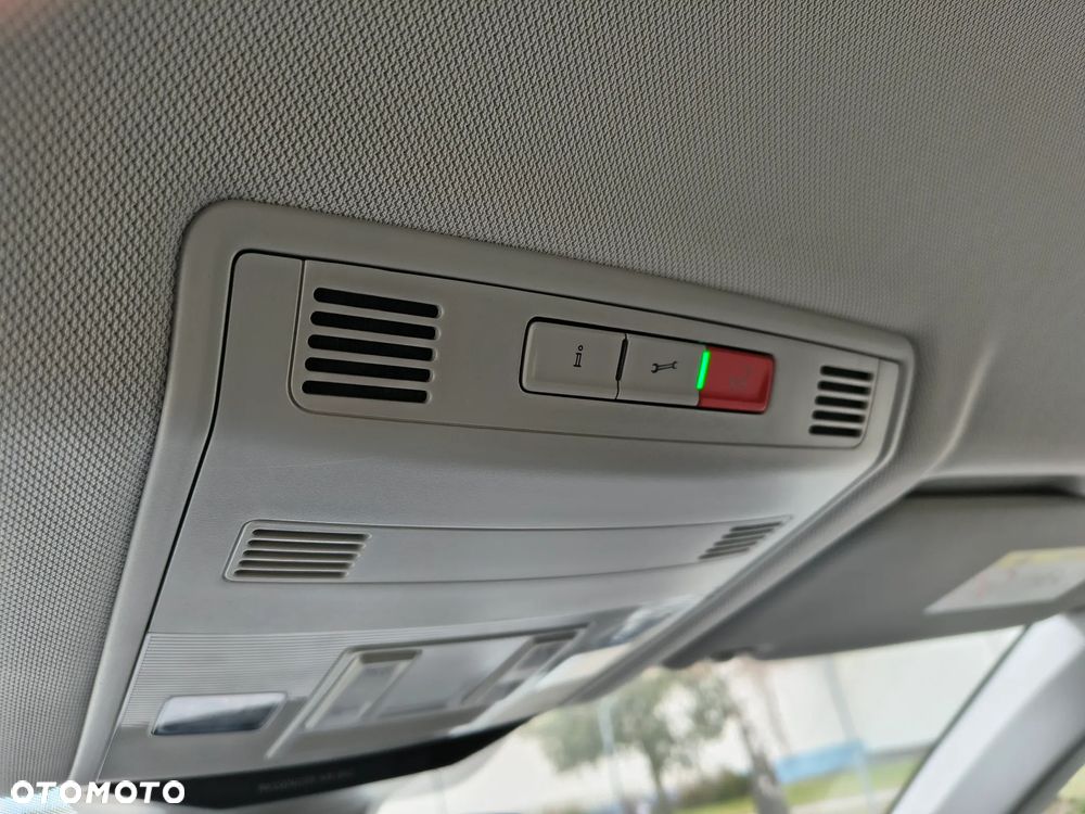 Volkswagen T-Roc 1.5 TSI Style - 34