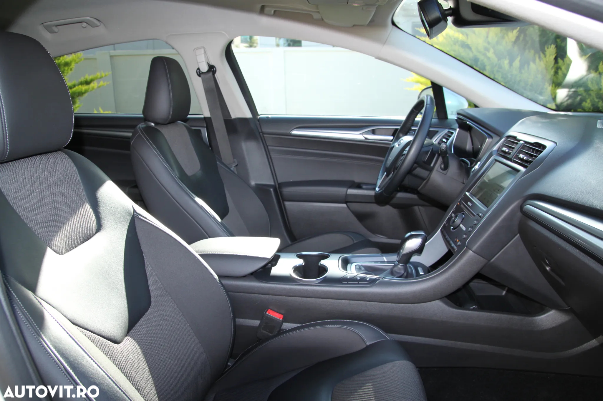 Ford Mondeo 2.0 TDCi Powershift ST Line High - 32
