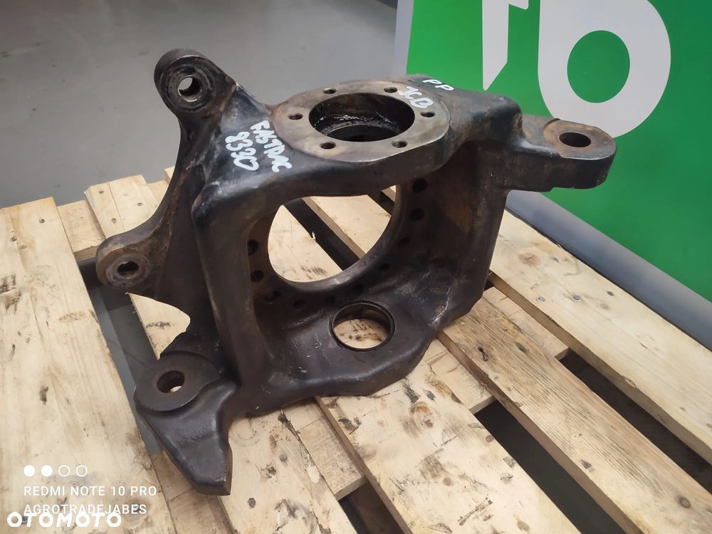 Zwrotnica prawy przód 0327403 JCB FASTRAC 8330 - 3