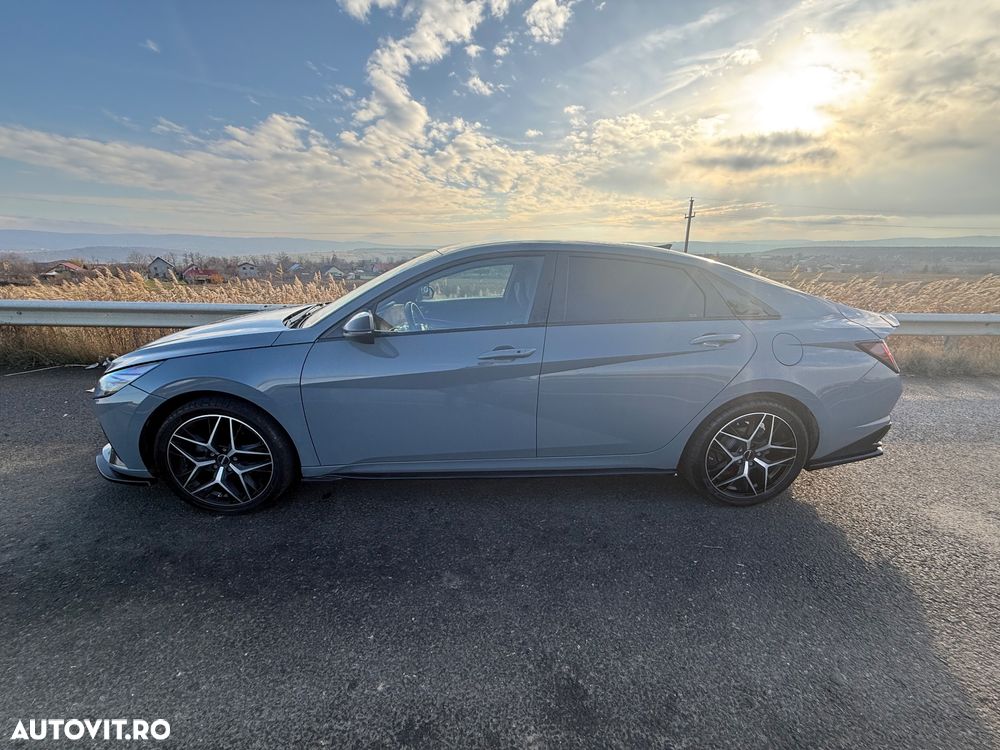 Hyundai Elantra 1.6 l 123 CP CVT Exclusive Navi - 8