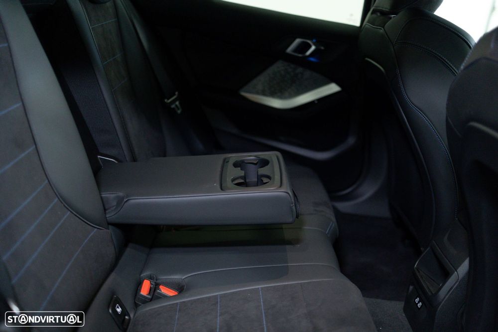 BMW 118 d Pack Desportivo M - 40