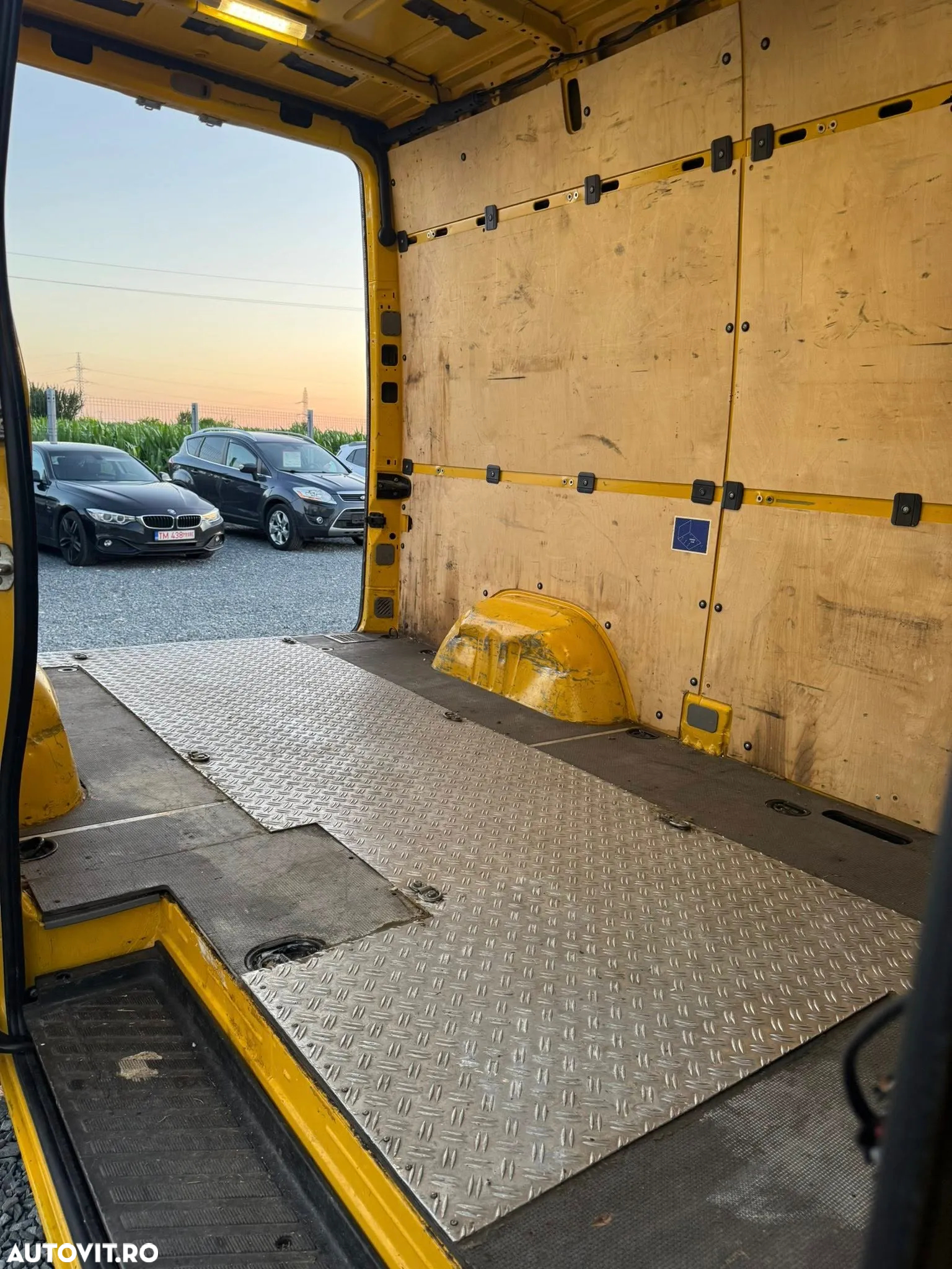 Mercedes-Benz Sprinter - 9