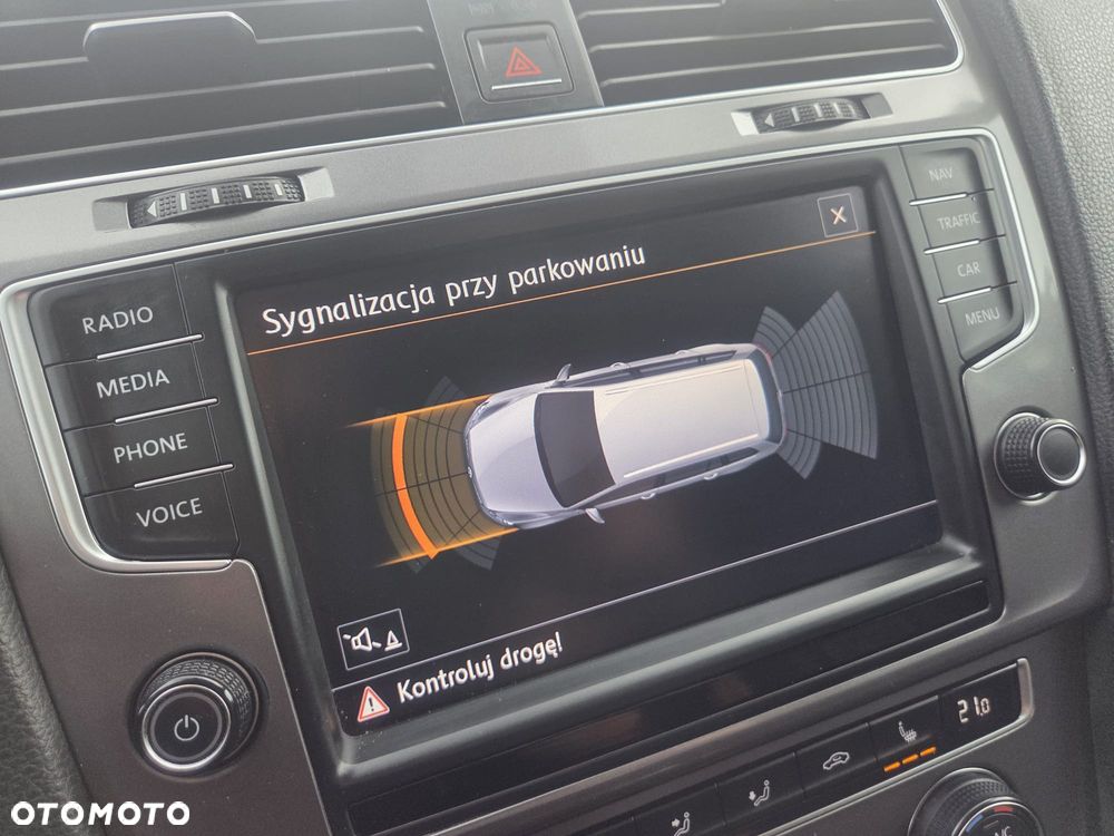 Volkswagen Golf 2.0 TDI BlueMotion Technology Lounge - 7