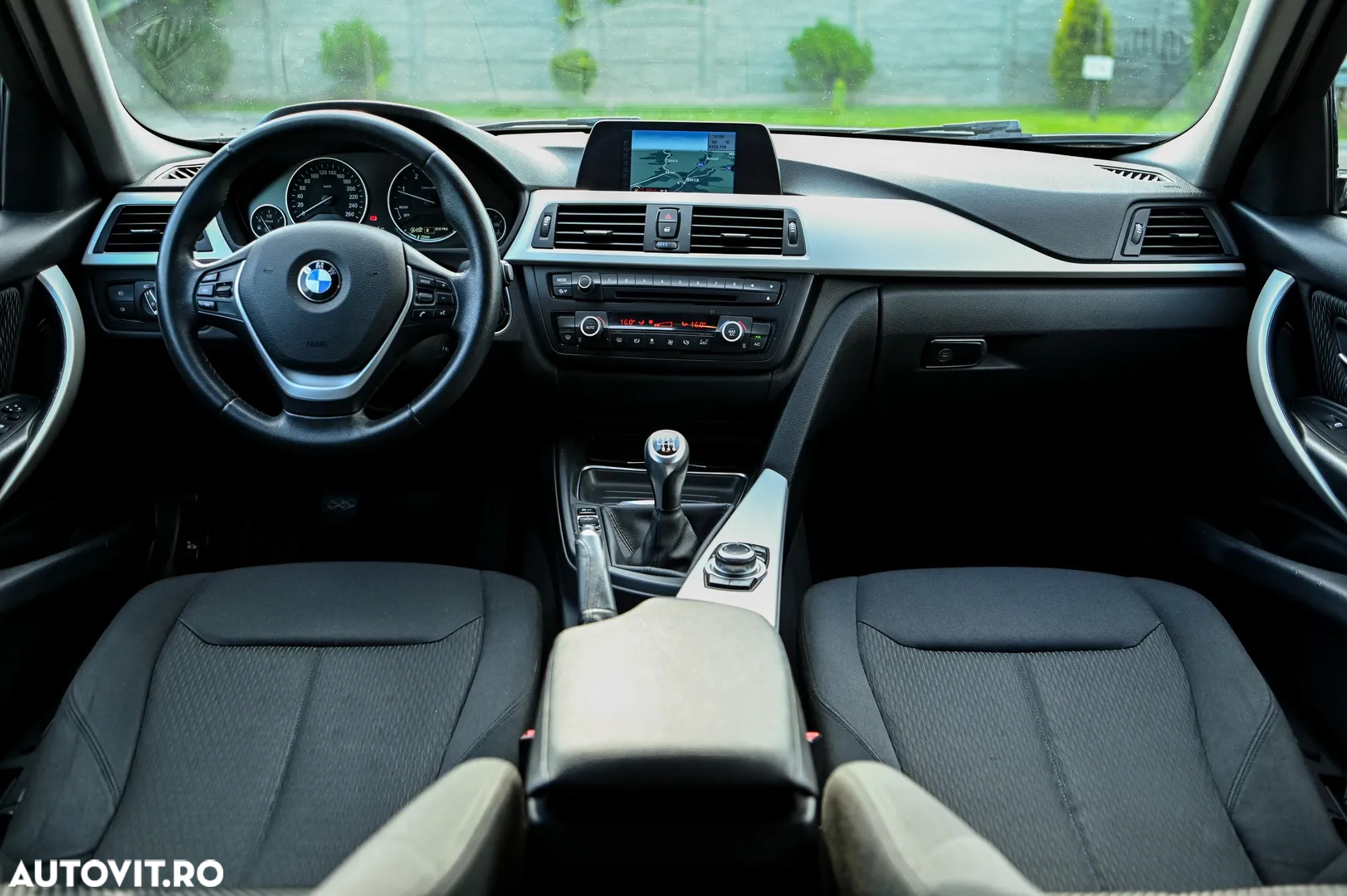 BMW Seria 3 320d Touring - 33