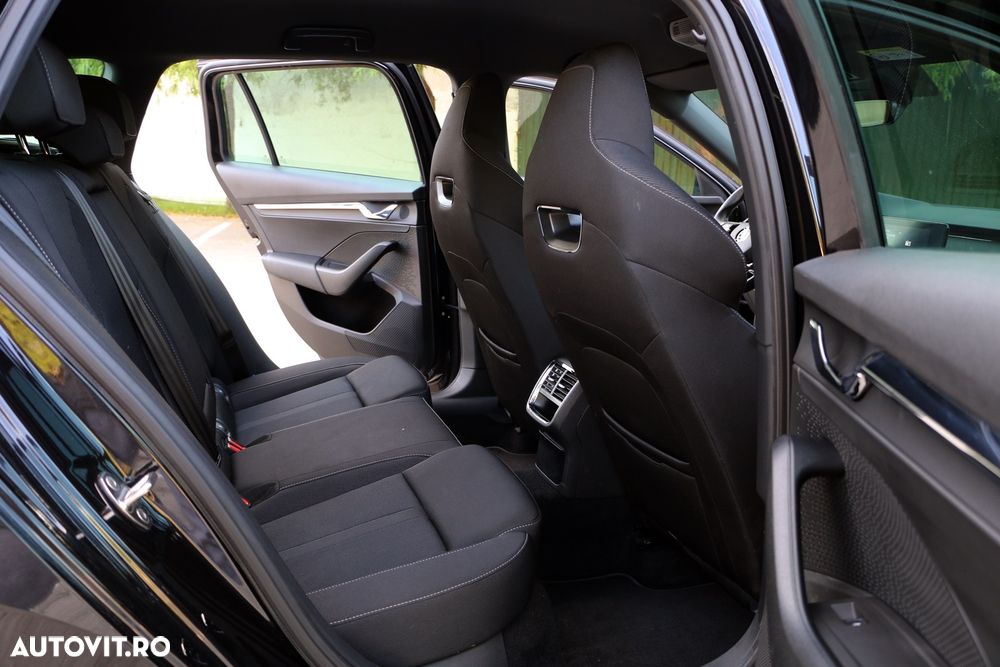 Skoda Octavia 2.0 TDI DSG Sportline - 23