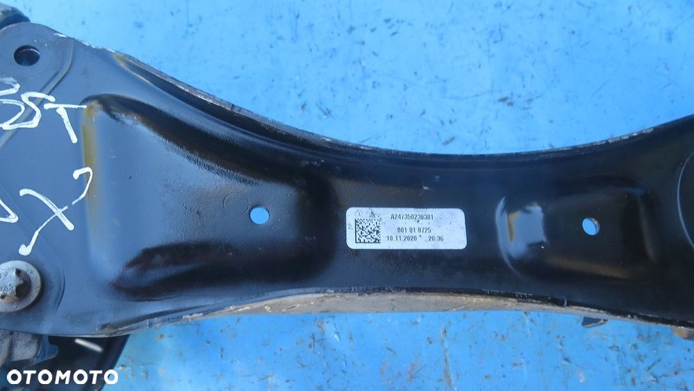 WAHACZ ZWROTNICA TYŁ TYLNY PRAWY MECREDES W247 A247350230301 - 2