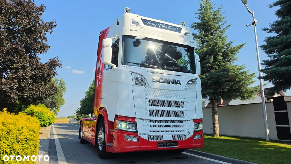 Scania ///V8///S590///2022///RETARDER/// KLIMATYZACJA POSTOJOWA///FULL LED///ALUFELGI///ZABUDOWY MIĘDZYOSIOWE///SKÓRY///WYŚWIETLACZ OBCIĄŻENIA///NAWIGACJA///TV/// STAN BARDZO DOBRY - 10