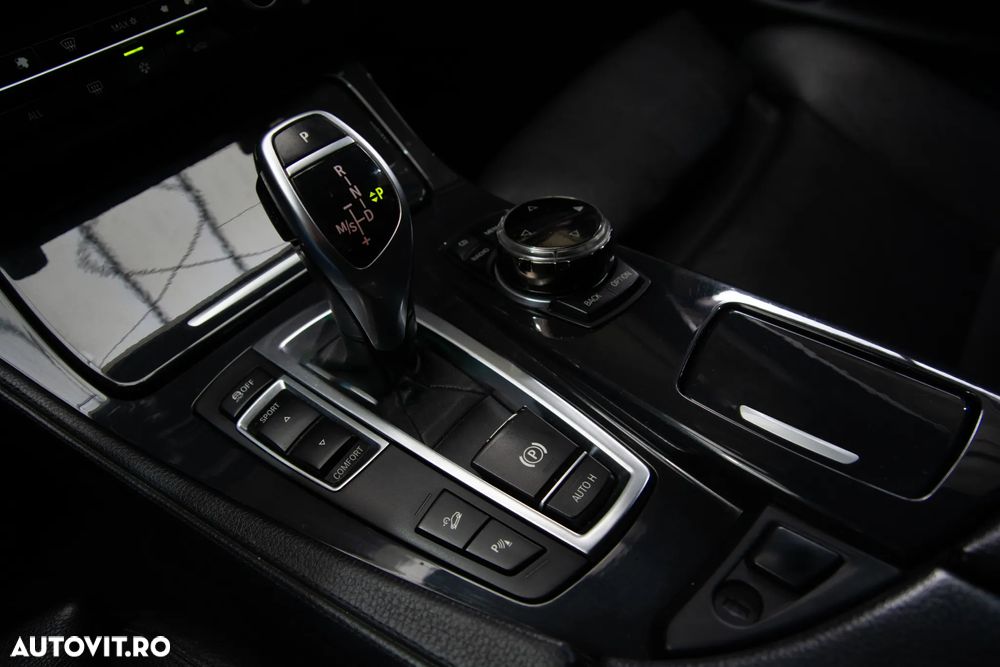BMW Seria 5 525d xDrive - 15