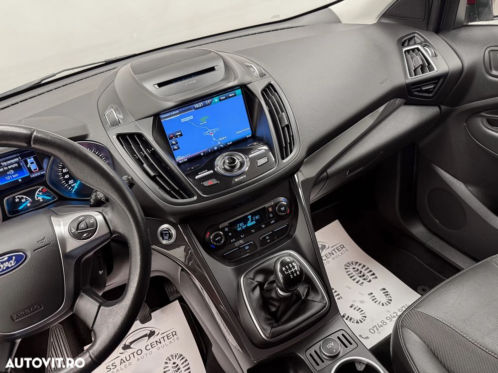 Ford Kuga 1.5 EcoBoost 2x4 Titanium - 27