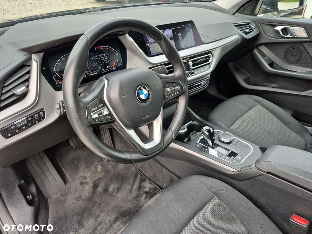 BMW Seria 2 218i Advantage - 10