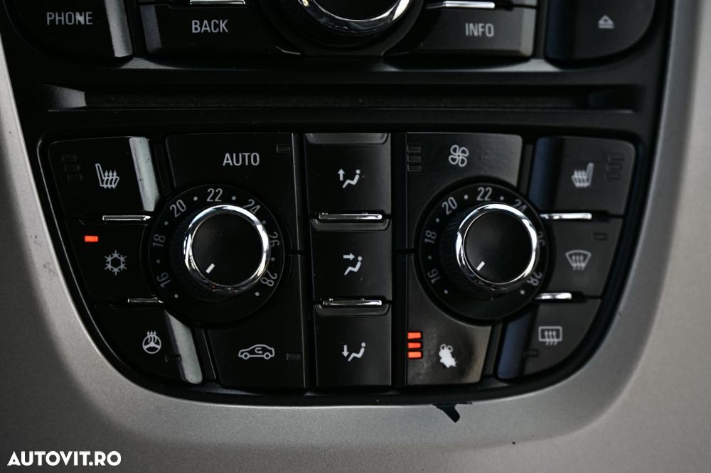 Opel Astra 2.0 CDTI DPF 150 Jahre - 12
