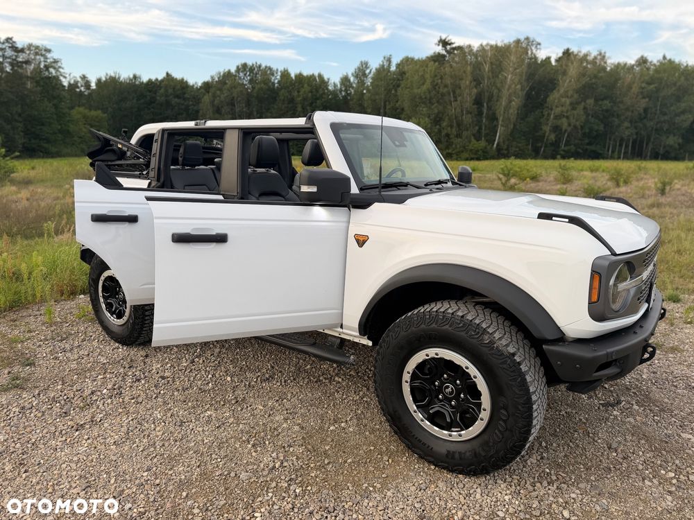 Ford Bronco - 6