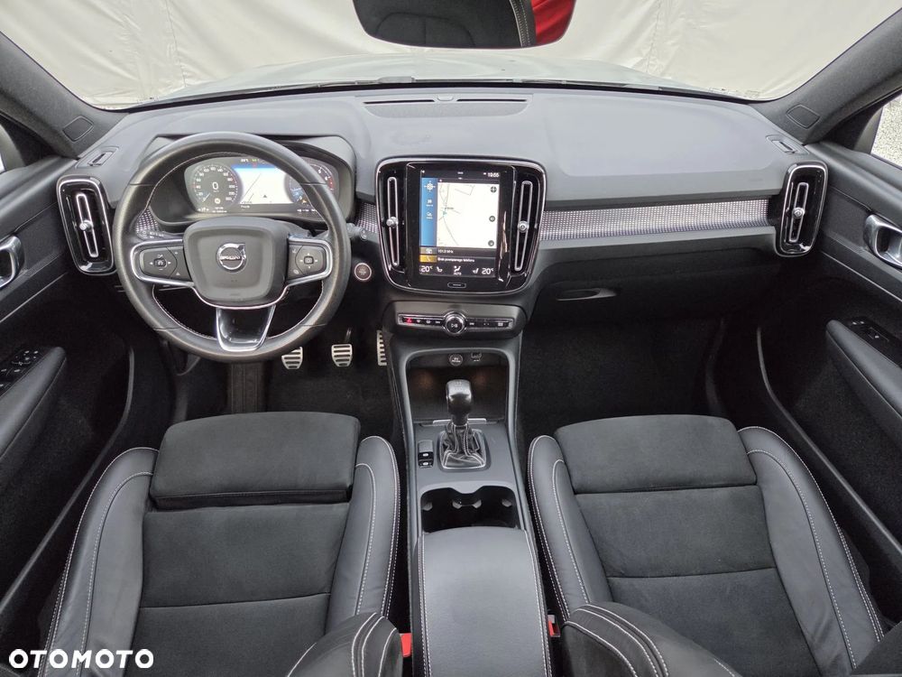 Volvo XC 40 T2 Plus Dark - 19