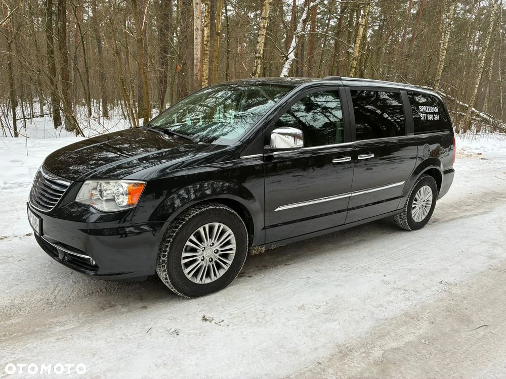Chrysler Town & Country 3.6 Limited - 16
