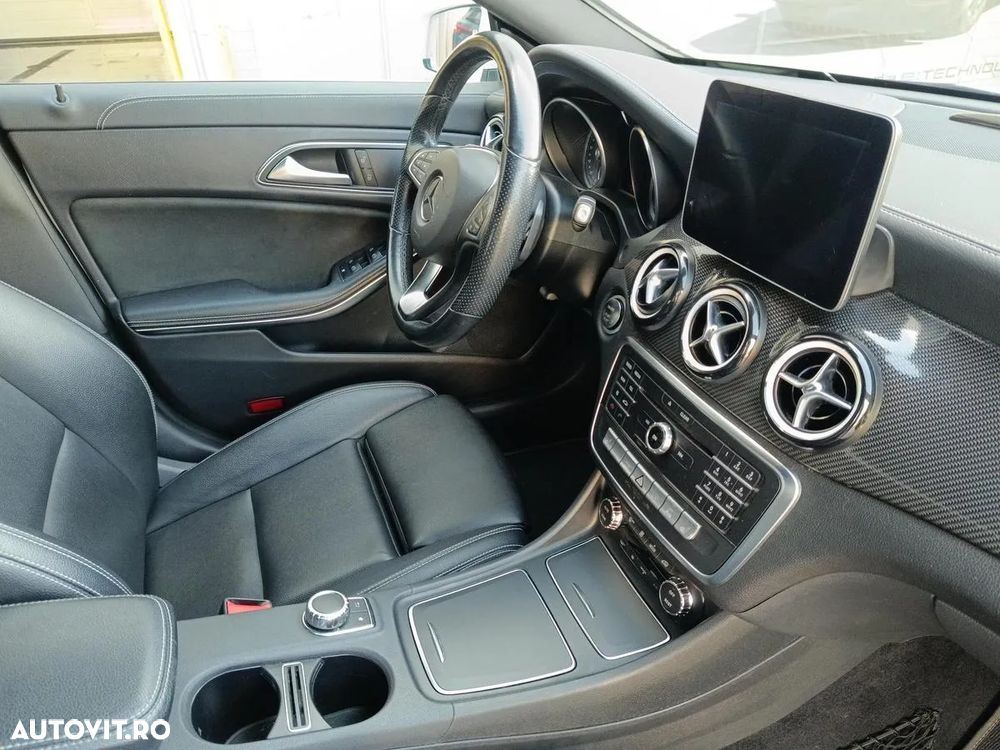 Mercedes-Benz CLA - 12