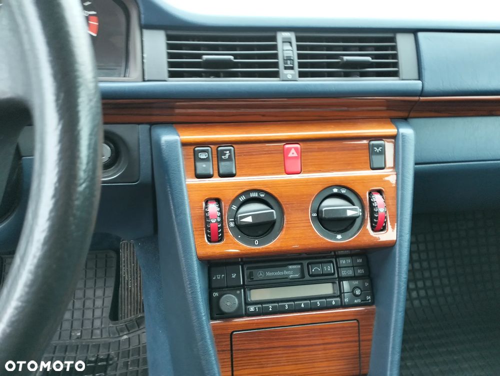 Mercedes-Benz Klasa E 200 T - 20