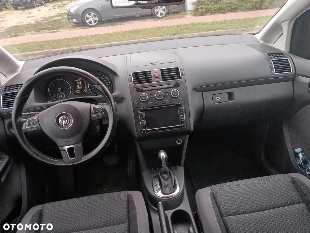 Volkswagen Touran 2.0 TDI DPF BlueMotion Technology DSG Comfortline - 6