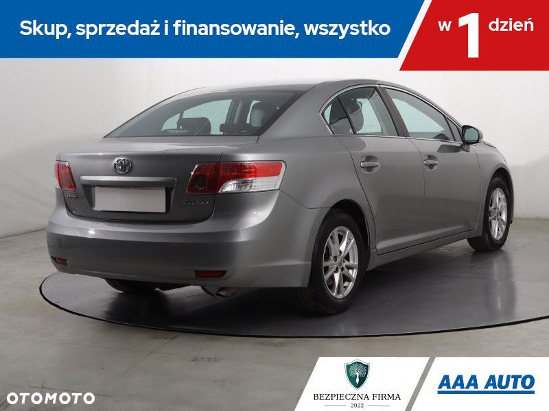 Toyota Avensis - 7