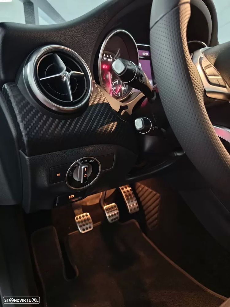 Mercedes-Benz A 180 d AMG Line - 19