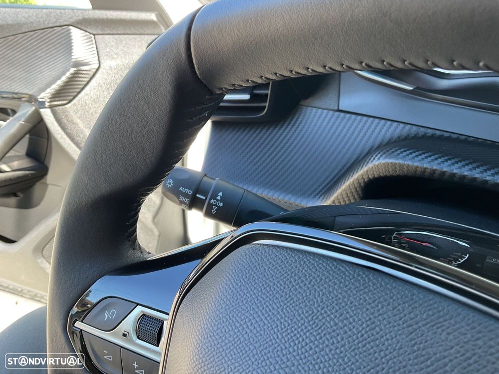 Peugeot 2008 1.2 PureTech Active - 33