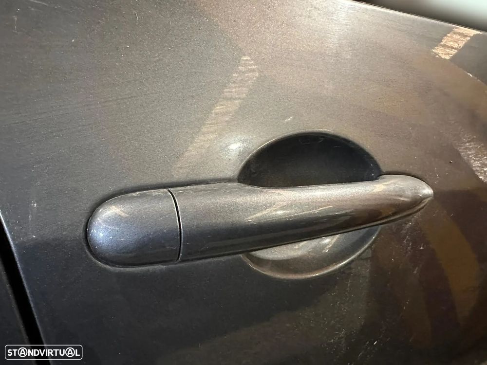 Nissan Primera Sedan (P12) 2.2 Di Diesel 126 cv 93 kW para peças - 21