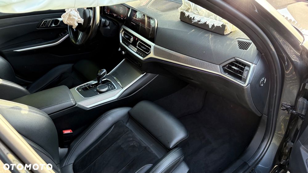BMW Seria 3 330i M Sport - 14