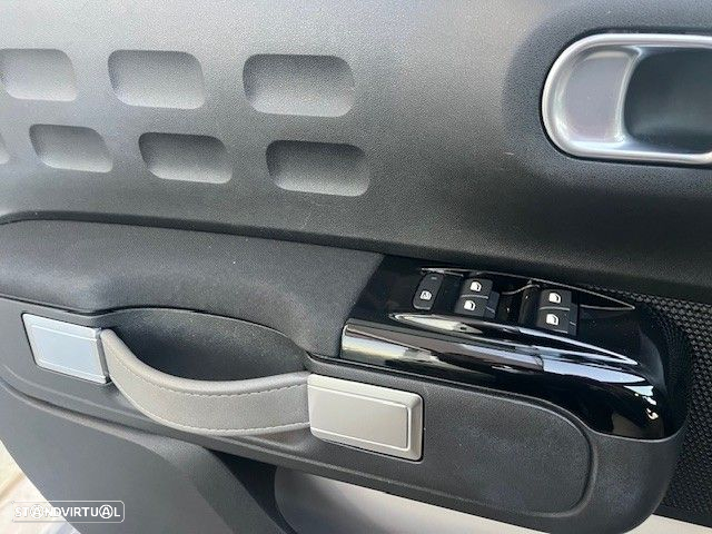 Citroën C3 1.2 PureTech Shine - 10