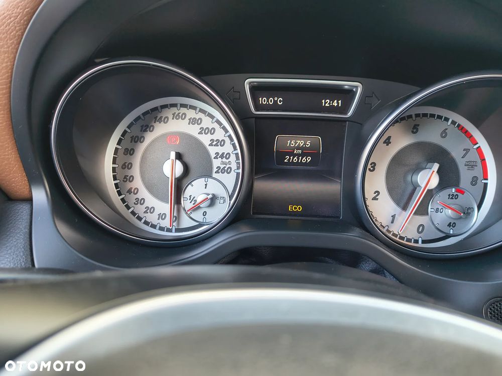 Mercedes-Benz CLA 180 UrbanStyle Edition - 33