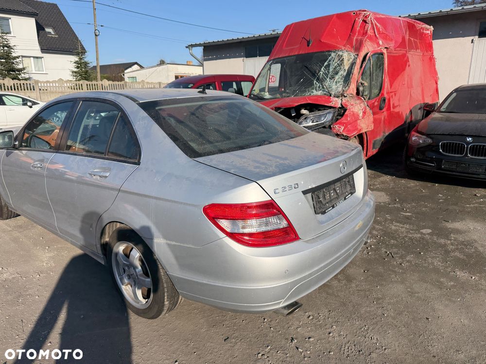 Mercedes-Benz Klasa C 230 7G-TRONIC - 8