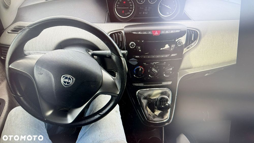 Lancia Ypsilon 1.2 8V Gold - 3