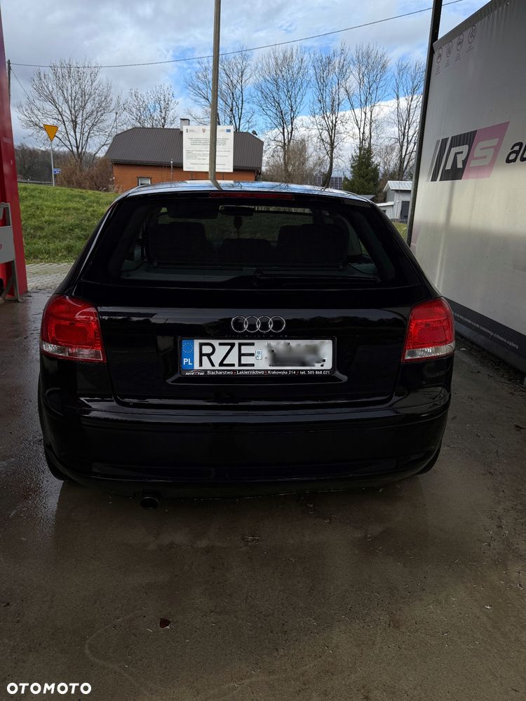 Audi A3 3-drzwiowe 1.6 Attraction - 3
