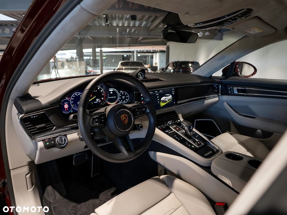 Porsche Panamera 4 E-Hybrid Platinum Edition - 17