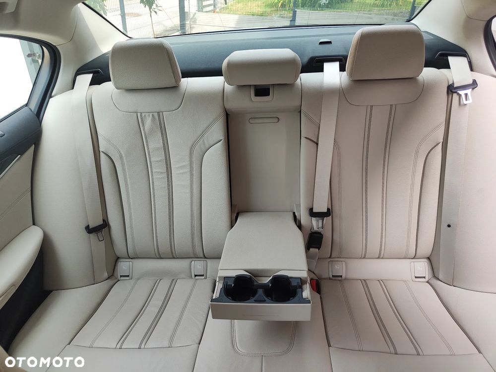 BMW Seria 5 518d mHEV Luxury Line - 22