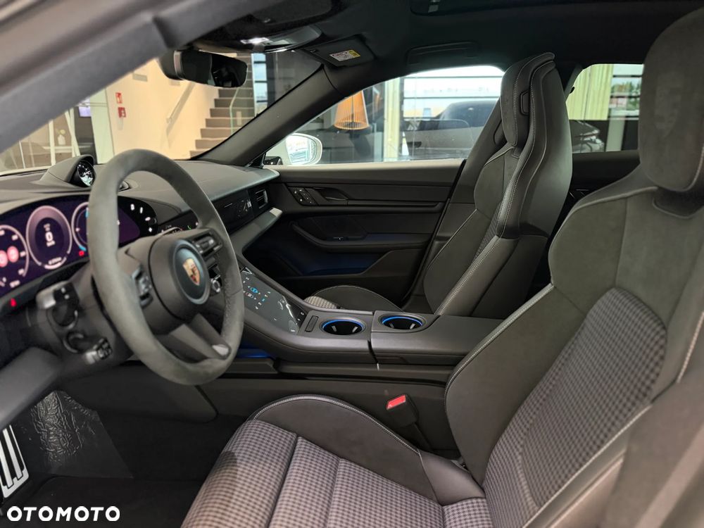 Porsche Taycan 105kWh 4 - 21