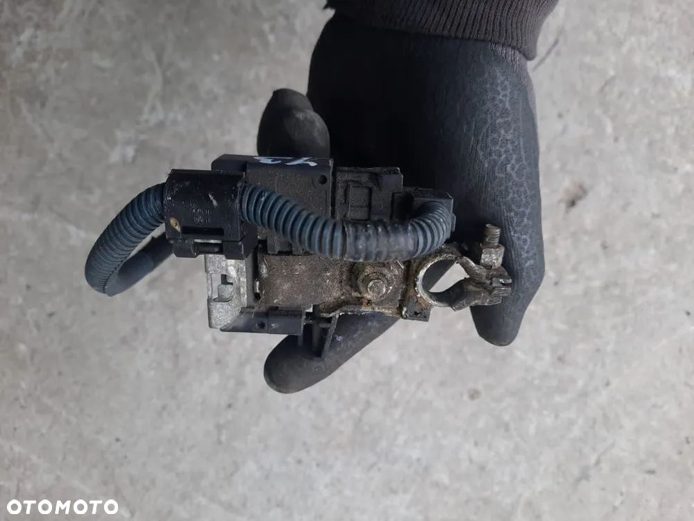 KLEMA PLUSOWA AKUMULATORA TOYOTA YARIS III 2011- - 1