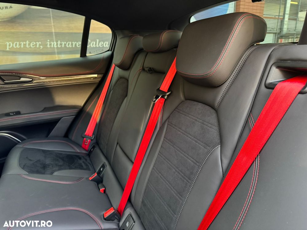 Alfa Romeo Stelvio 2.9 V6 Turbo AWD AT8 Quadrifoglio - 28