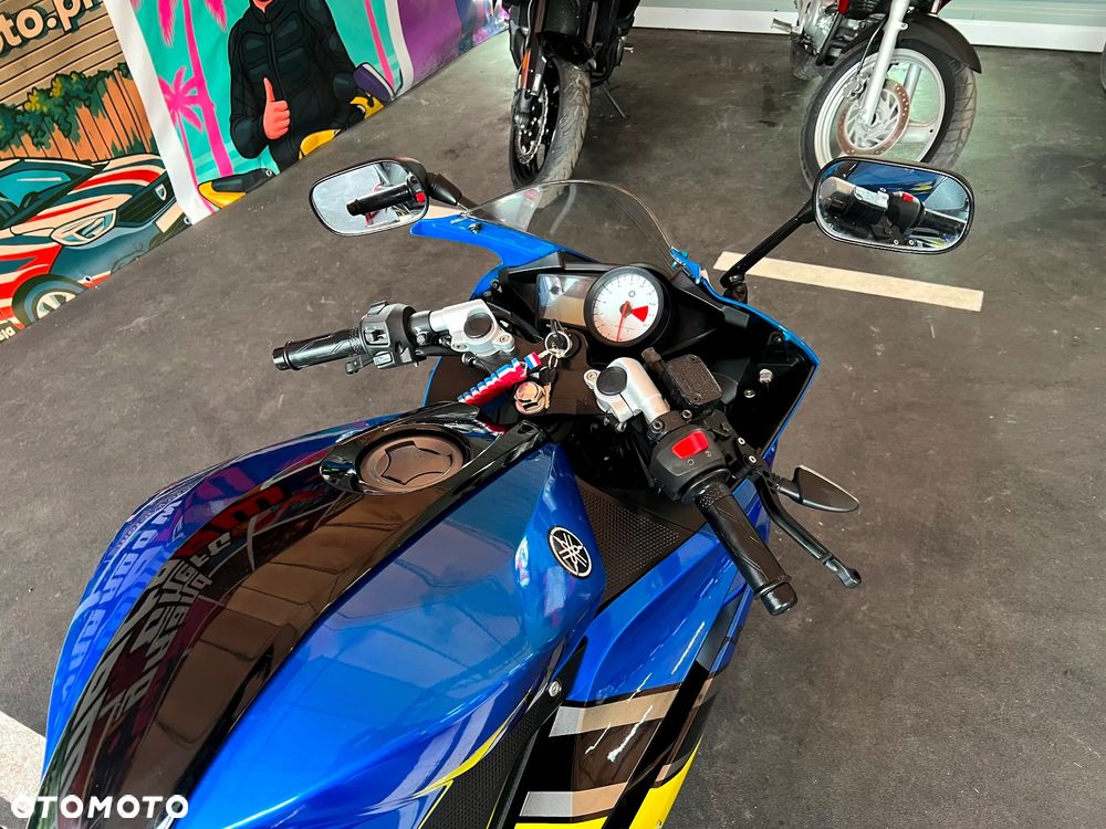 Yamaha YZF - 11