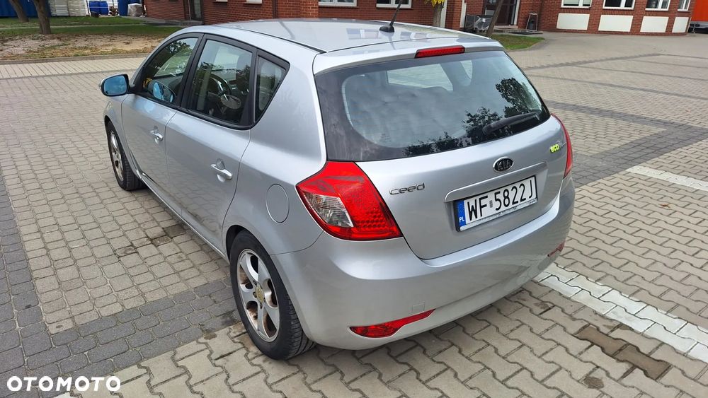 Kia Ceed 1.6 Crdi Comfort + - 4