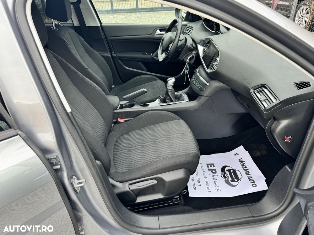 Peugeot 308 1.2 L PureTech Active - 8