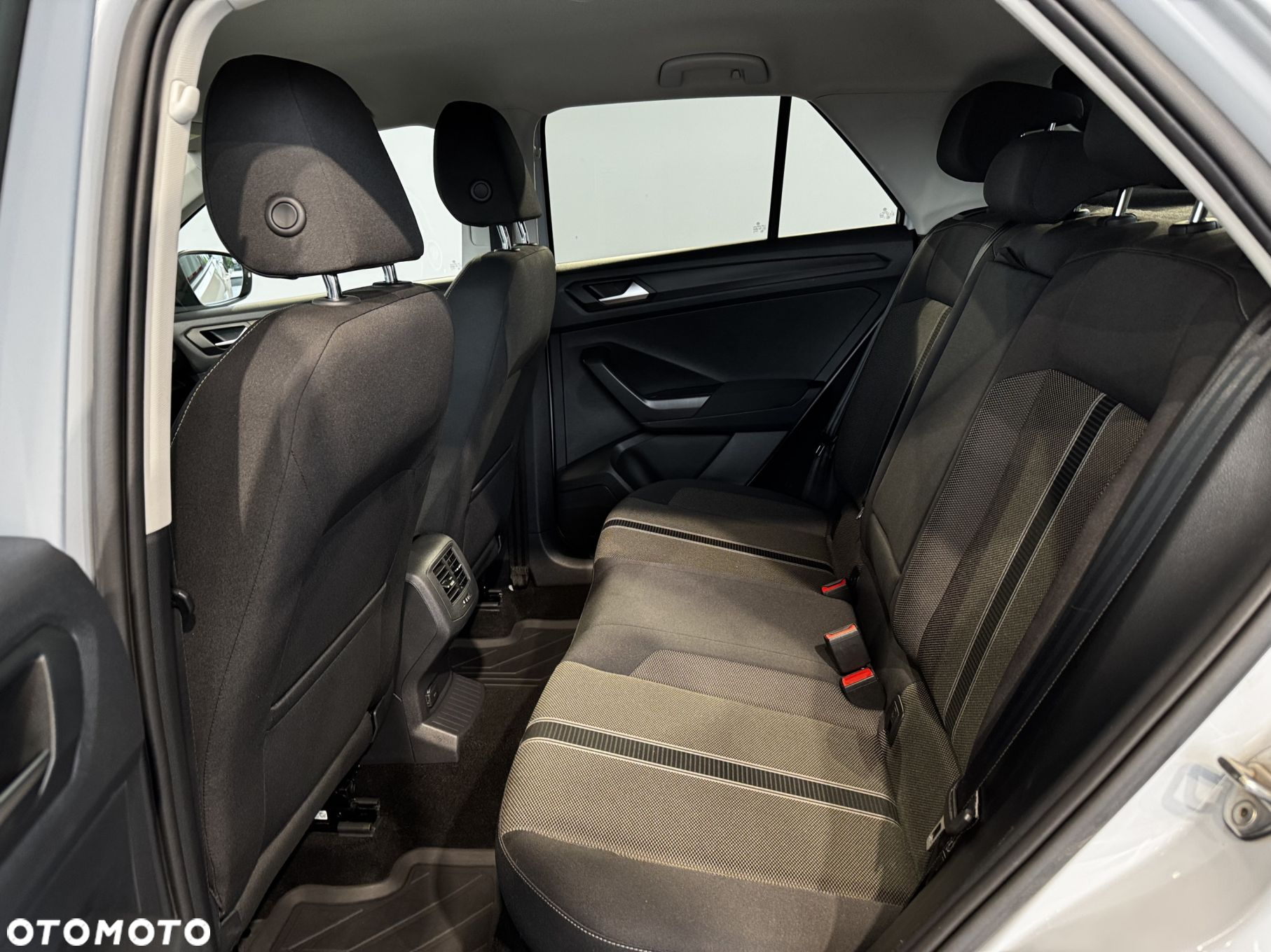 Volkswagen T-Roc - 15