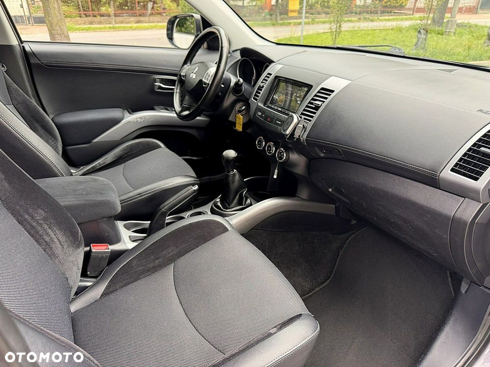 Mitsubishi Outlander - 10